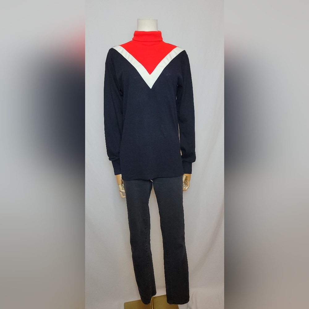 Vintage 1960/70s Saddlebrook Chevron Stripe Turtleneck Sweater, Size Medium